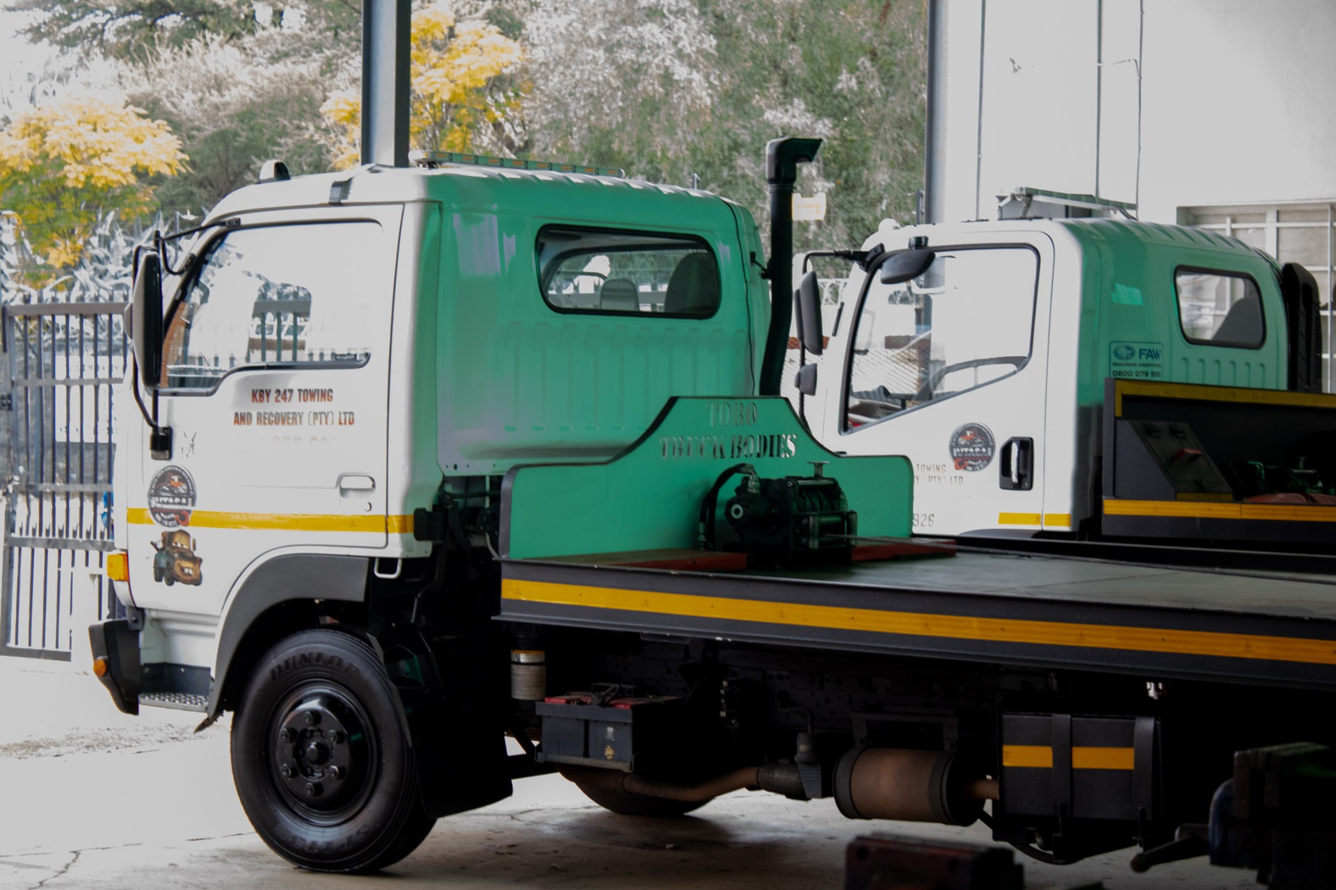 KBY 247 tow truck on call at night